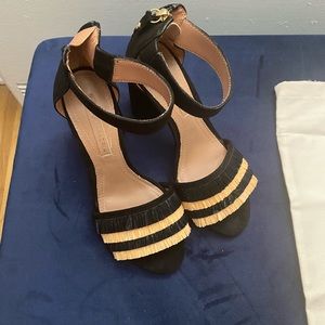 BCBGMAXAZRIA Suede Chunky Heeled Sandal/Heels NWOT